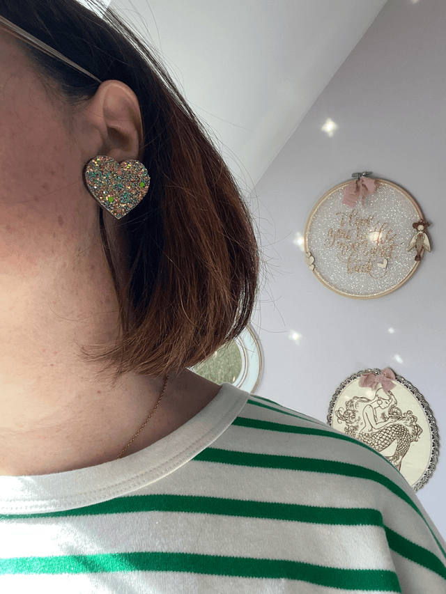 boucles d'oreilles "petits coeurs" de B&S - pétrole
