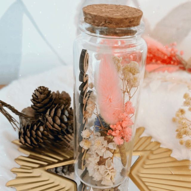 Fiole en verre fleurs séchées