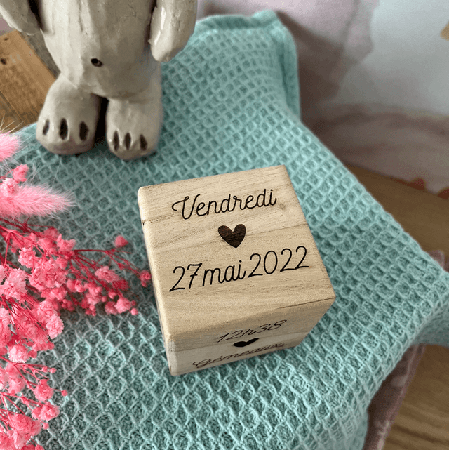 Cube de naissance personnalisé 