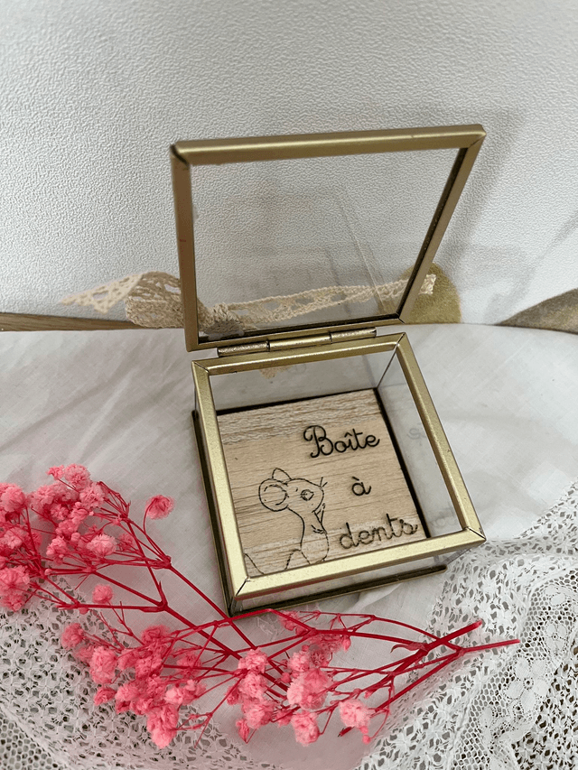 Boîte à dents en verre et métal