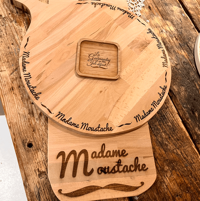 Planches et présentoir sur mesure avec logo  
