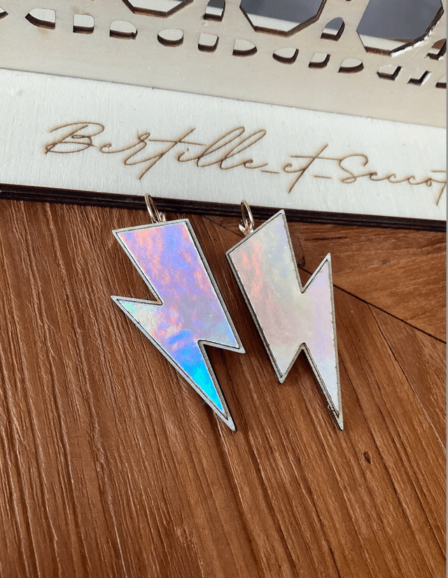 Boucles d&#039;oreilles &quot;les Zéclairs&quot; de B&amp;S - holographique